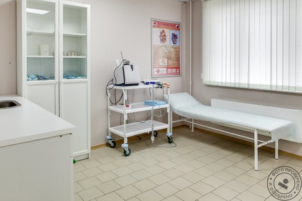 Семейная клиника Доктор рядом на улице Маршала Савицкого - фото 9