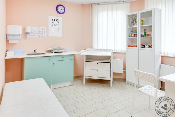 Семейная клиника Доктор рядом на улице Маршала Савицкого - фото 4