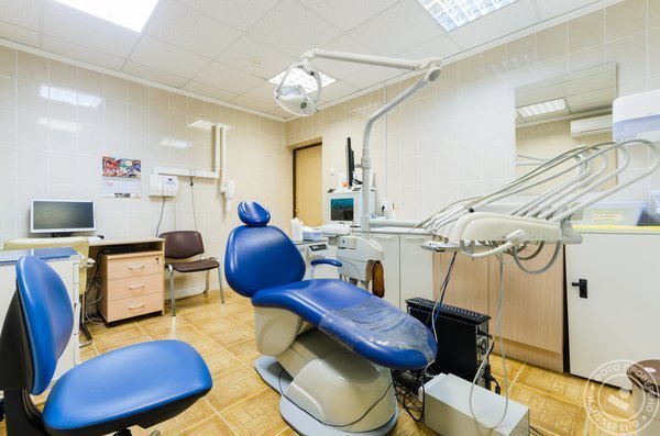 Академический Медицинский Центр на улице Академика Королёва - фото 1